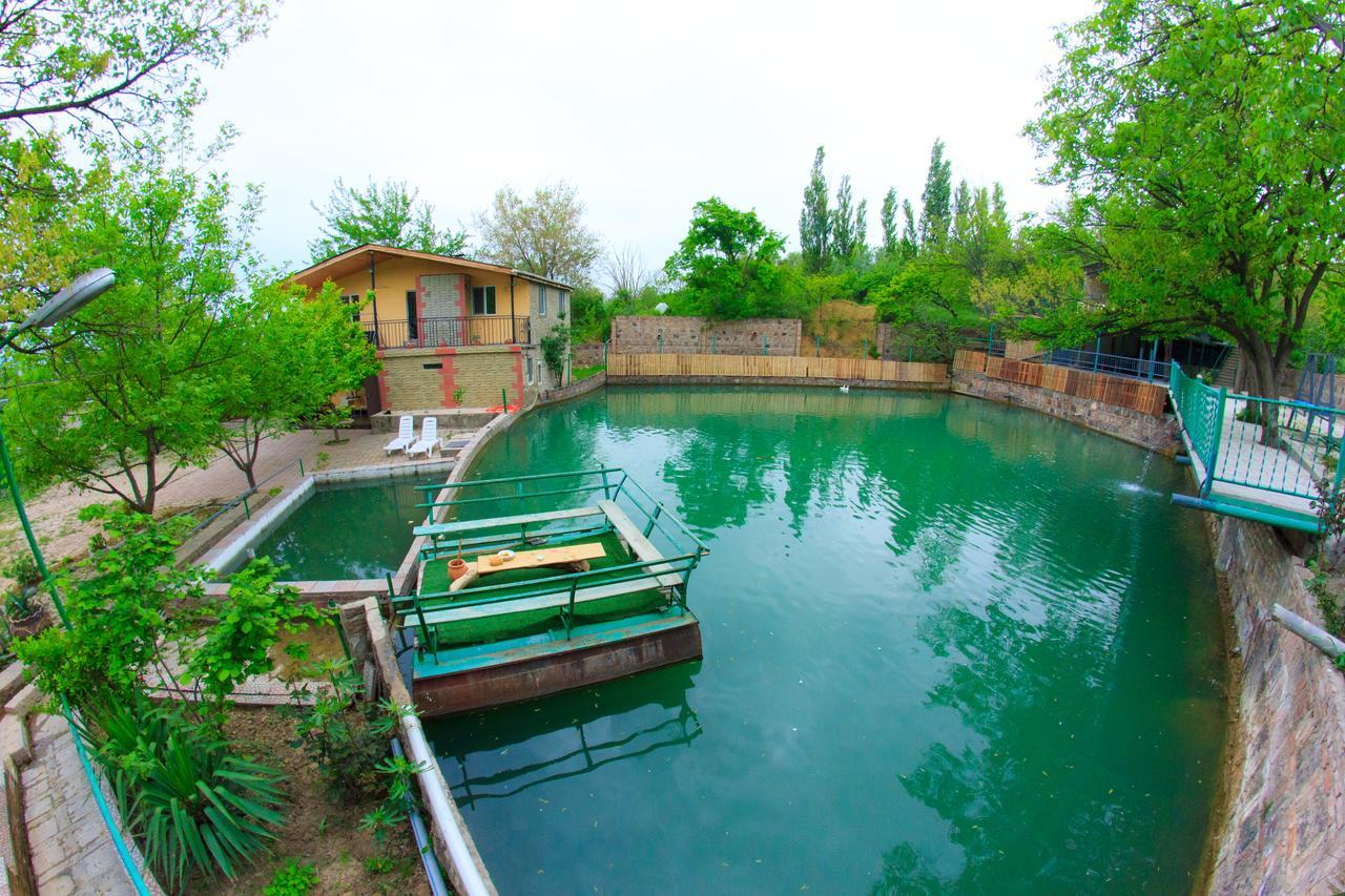Hotel Amiran'S Lake Tbilisi Esterno foto
