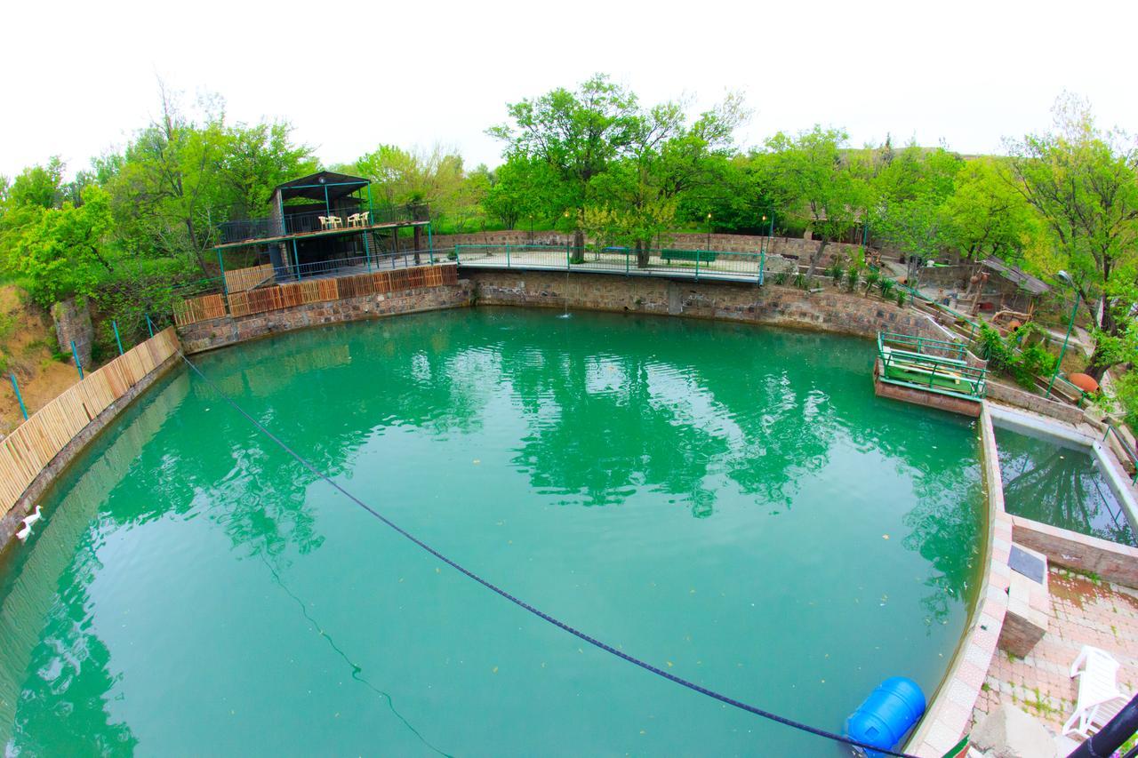 Hotel Amiran'S Lake Tbilisi Esterno foto