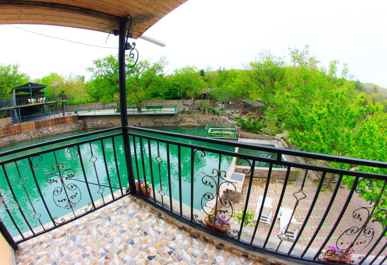 Hotel Amiran'S Lake Tbilisi Esterno foto