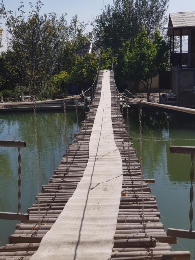 Hotel Amiran'S Lake Tbilisi Esterno foto